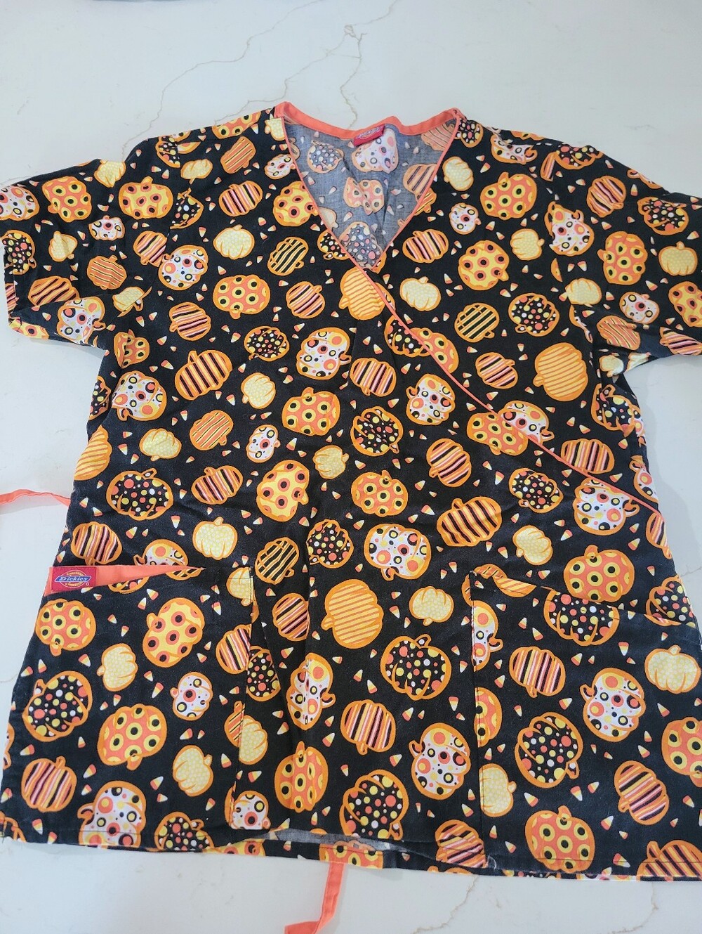 Womens Halloween Pumpkin Print Scrub Top - Black & Orange